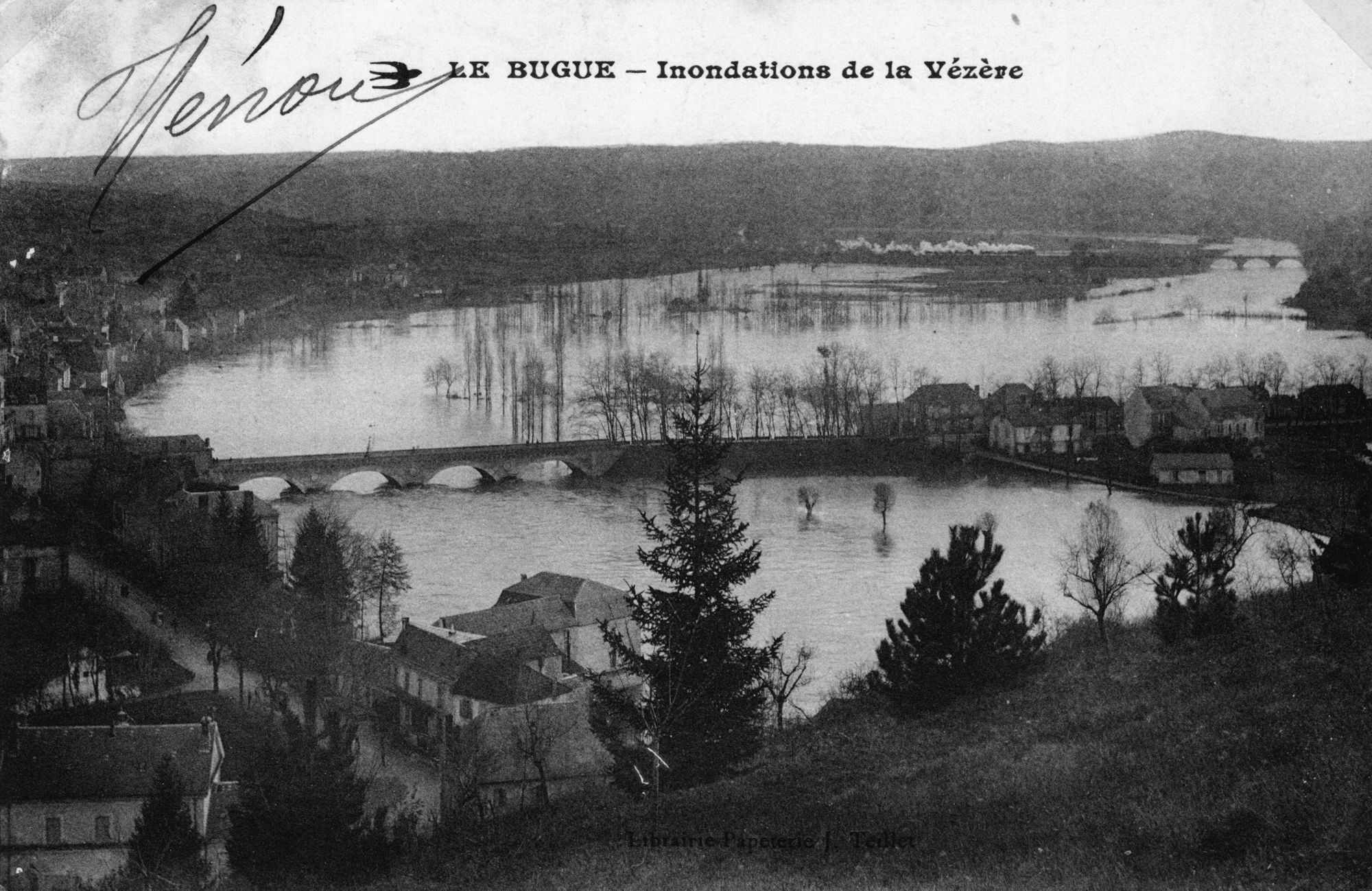 LE BUGUE – Inondations des Quais par la Vézère
Postcard – Librairie Papeterie – Teillet
