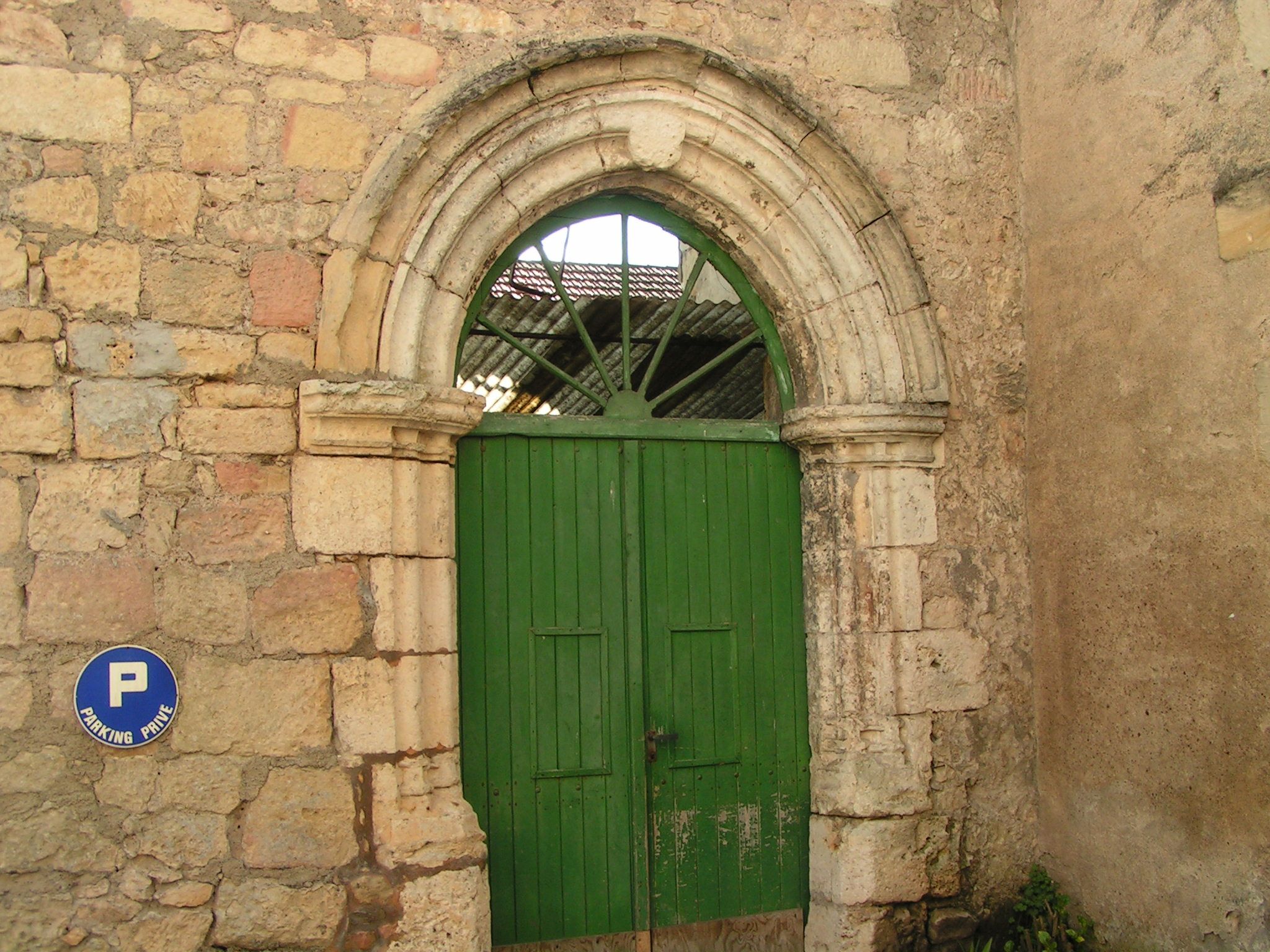 Gate of the former convent of Dame Adélaïde in Le Bugue
